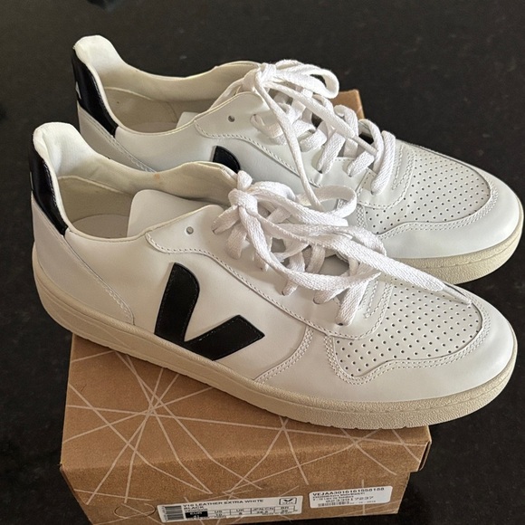 Veja Shoes - Veja V10 Leather Extra White Sneakers with Black Details